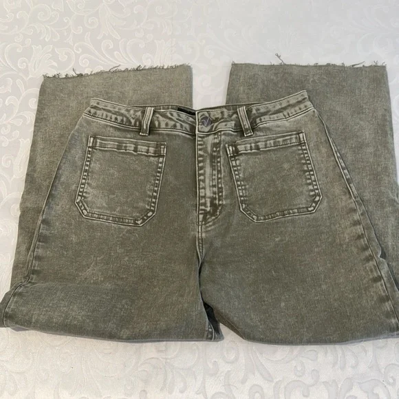 Vigoss “Dylan” Raw Edge Wide Leg Jeans. Size 29 - Picture 9 of 15